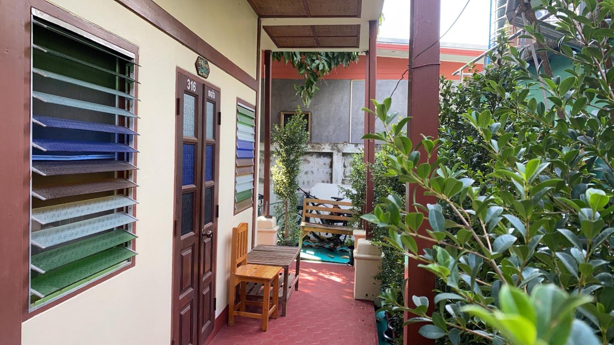 Golden Triangle Palace Hotel Chiang Rai Exterior photo